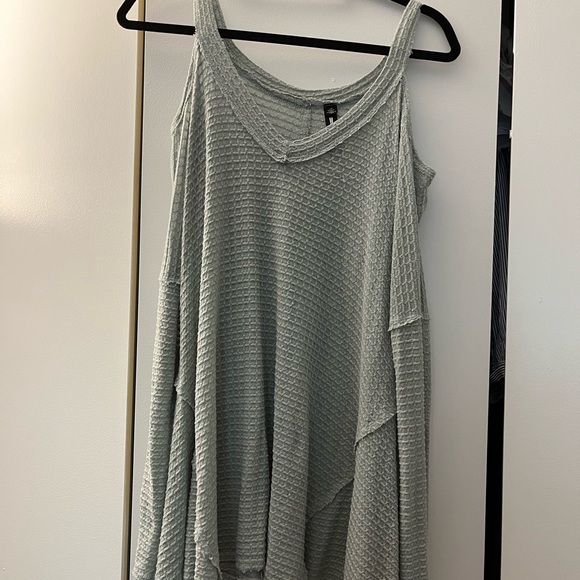 DesignLab cold shoulder long sleeved shirt - Picture 2 of 4